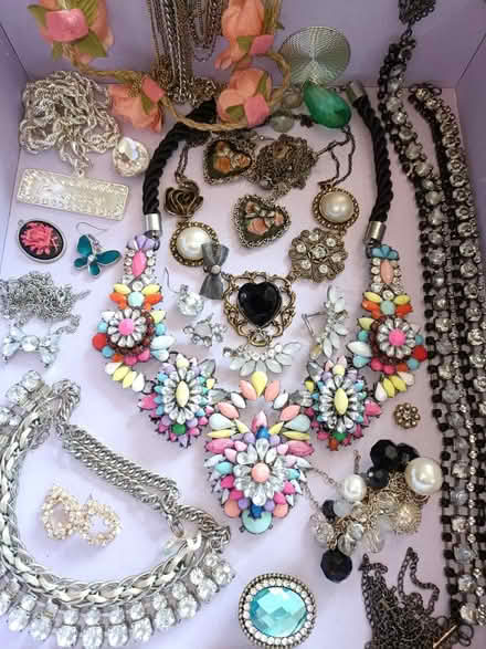 Photo of free Broken, odd costume jewellery (Redhill RH1) #4