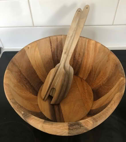 Photo of free Wooden salad bowl and servers (KT23 Great Bookham) #2