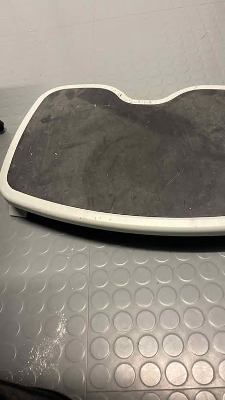 Photo of free foot stool (Fitzrovia, W1W) #2