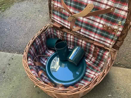 Photo of free Picnic basket (queen anne) #2