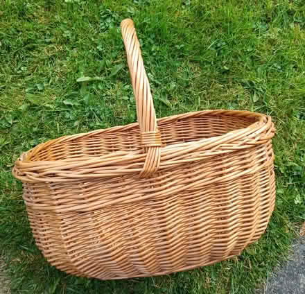 Photo of free Large Wicker Basket (East Kilbride) #1
