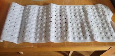 Photo of free Non slip mat for bath/shower (Dorking) #1