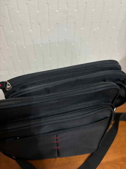 Photo of free Men’s messenger bag (Preston) #2