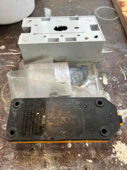 Photo of free Assorted electrical (Bookham KT23.) #2