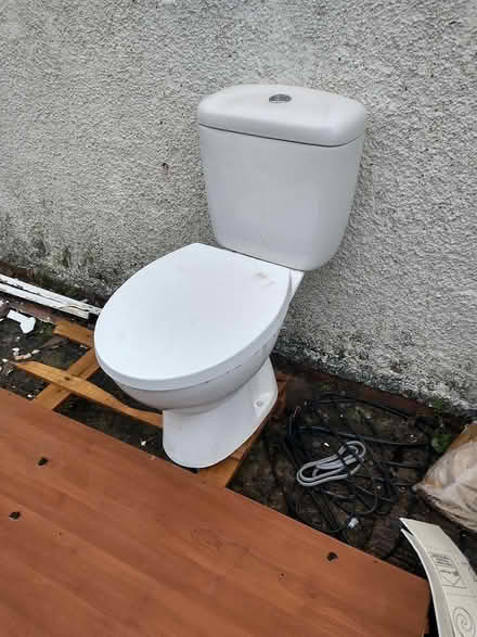 Photo of free W/C (HR2 Redhill) #1