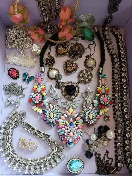 Photo of free Broken, odd costume jewellery (Redhill RH1) #1