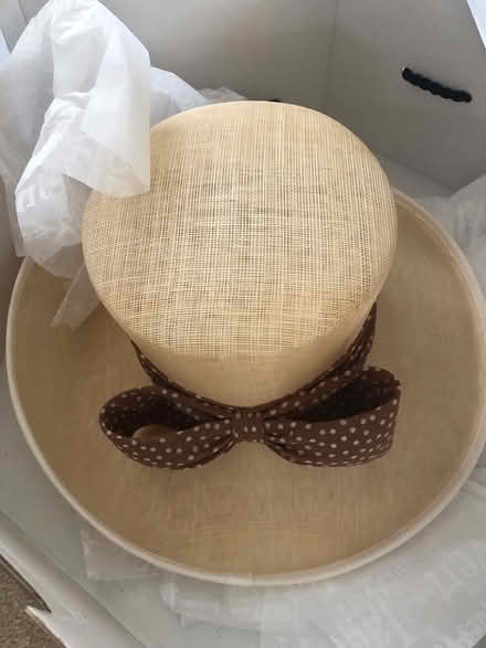 Photo of free Jaqueline vert hat (KT23 Great Bookham) #2