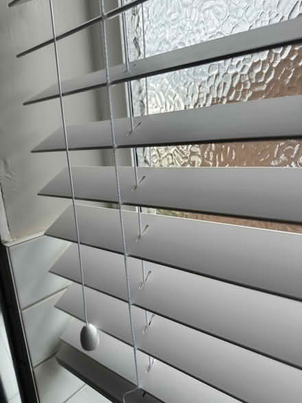Photo of free Faux wood blinds (CR0) #4