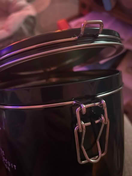 Photo of free Large biscuit Clip Top Tin (OX7 Chipping Norton) #2