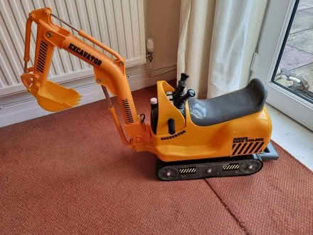 Photo of free Toddler sit on digger NOT WORKING (Walton Hall Gardens WA4) #1