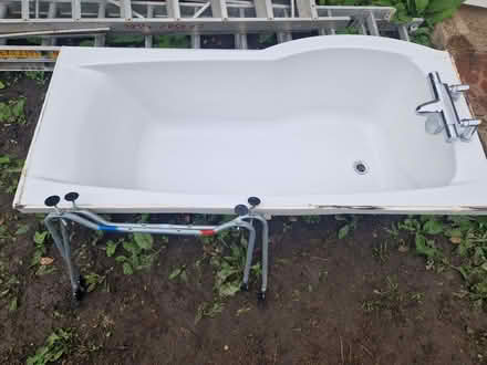Photo of free P-Shaped Bath with Accessories (Gidea Park RM2) #1