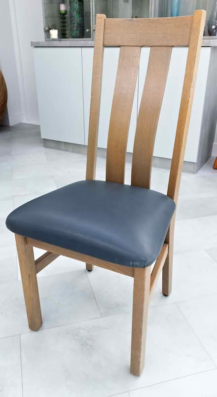 Photo of free Oak Dining Table and six chairs (Ham TW10) #4