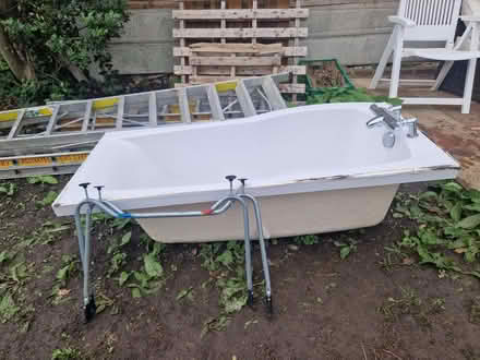 Photo of free P-Shaped Bath with Accessories (Gidea Park RM2) #2