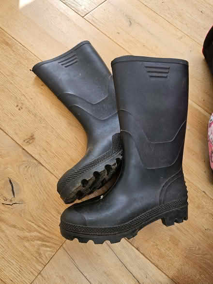 Photo of free Size 4 black welly boots (Camden) #1