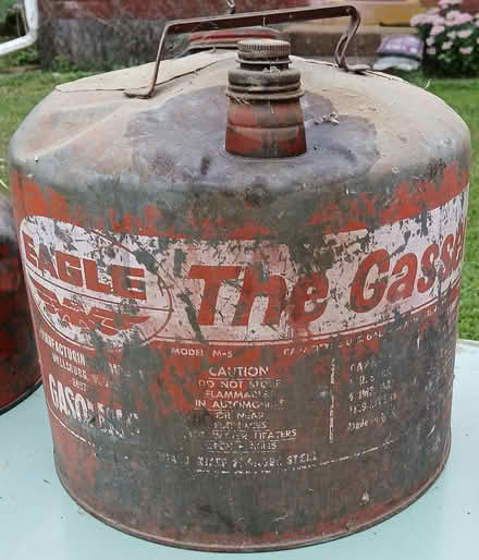 Photo of free vintage metal gas cans (Hurley (Hurley (loop road off of 209)) #4