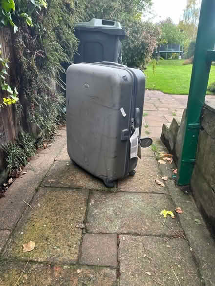 Photo of free Suitcase (CR0) #1