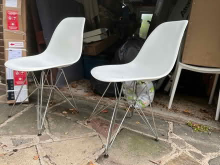 Photo of free White chairs (CR0) #1
