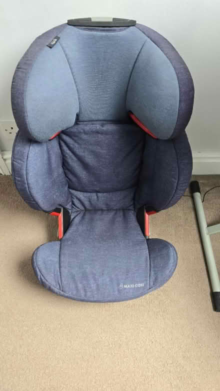 Photo of free Maxi cosi car seat group 2/3 (GU2 Guildford) #1