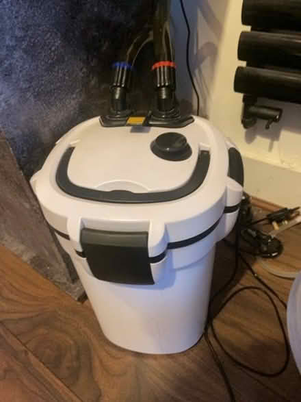 Photo of free Fish Tank And Unit (TN23) #2