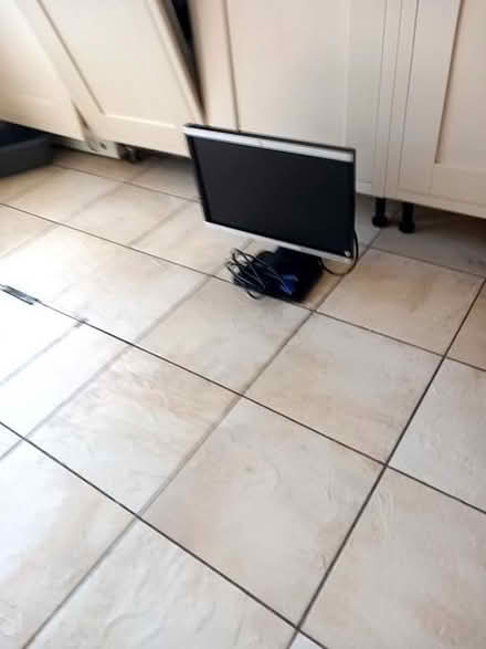 Photo of free H P monitor (Motspur Park KT3) #1