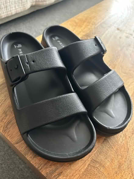 Photo of free Sliders size 6 (Dunstable) #1