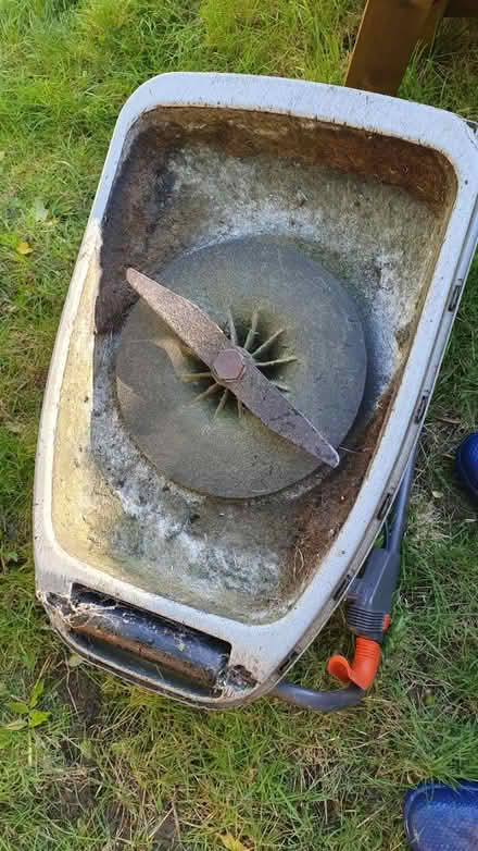 Photo of free Lawnmower (not working) (Pinner HA5) #4