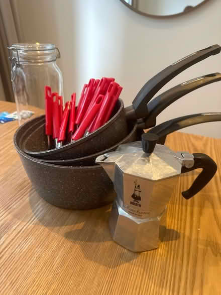 Photo of free 3 pots cutlery and moka (Stratford) #1