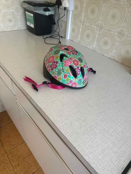 Photo of free Girls helmet (CR0) #1