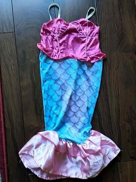 Photo of free Mermaid costume 6 year old girls (Carpenders Park WD19) #1