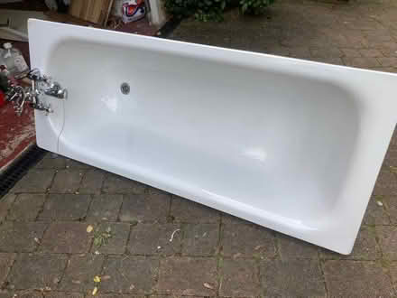 Photo of free Bathroom suite (Willaston CW5) #2