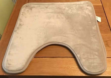 Photo of free Pedestal mat (Bannockburn FK7) #1