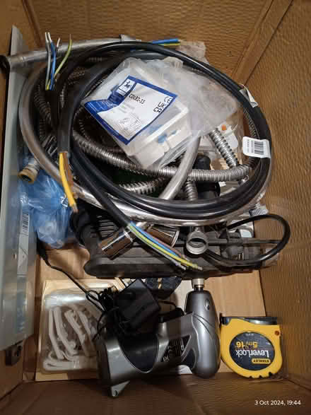 Photo of free DIY items (including old power tools) from house renovation (New Malden KT3) #1