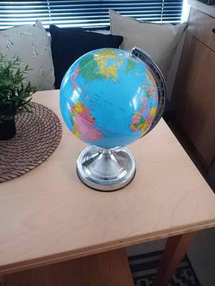 Photo of free Globe (Weybridge KT13) #1