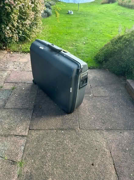Photo of free Médium suitcase (CR0) #1