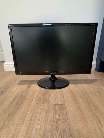 Photo of free Samsung Tv screen (Kenilworth CV8) #1
