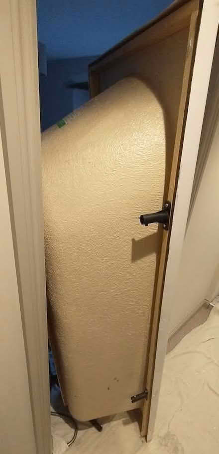 Photo of free fibreglass Bath (Coombe Farm PL23) #2