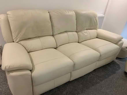 Photo of free Sofology Cream Leather 3 Seater Electric Recliner Sofa (ME9) #2