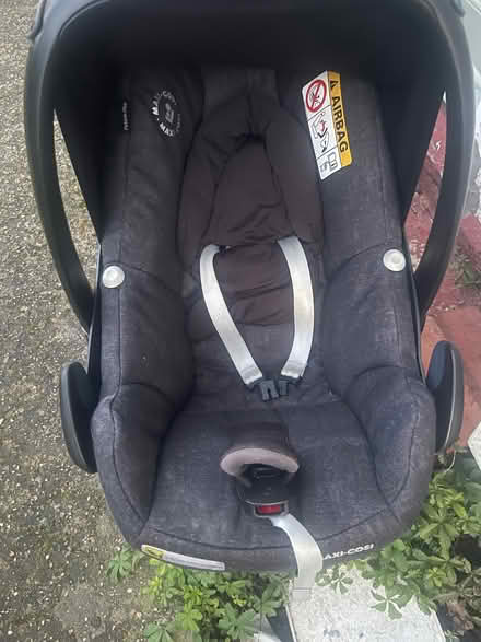 Photo of free Baby car seat (Herongate CM13) #3
