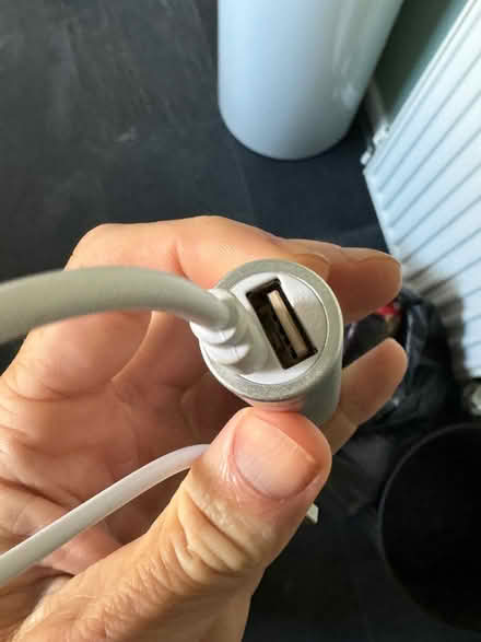 Photo of free USB 2 powerbank charger (Eastbourne BN21) #3