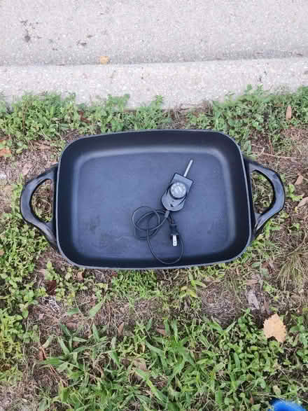 Photo of free Electric Griddle (Historic Downtown Crestview) #3