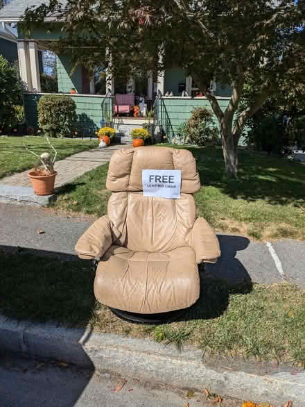 Photo of free Leather chair (Worcester, 01606) #1