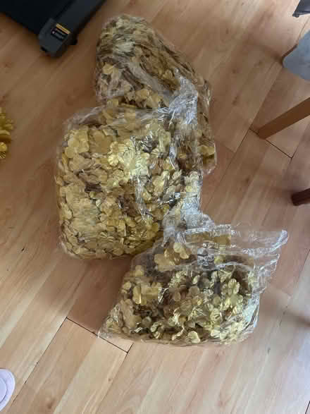 Photo of free Gold flower garland (Bordon) #2