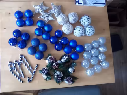 Photo of free Xmas decorations (Shepherds Bush W12) #1