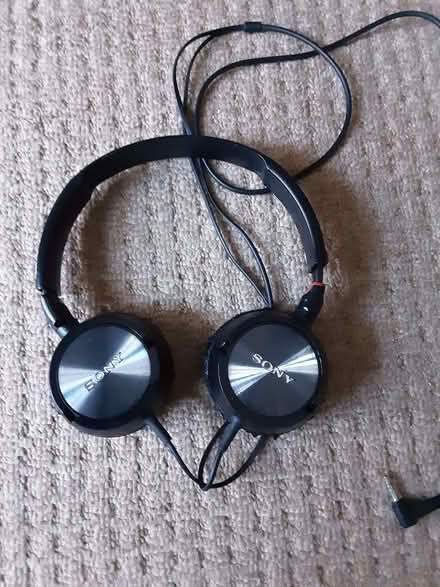 Photo of free Sony headphones (Lingwood NR13) #1