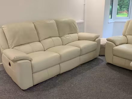 Photo of free Sofology Cream Leather 3 Seater Electric Recliner Sofa (ME9) #3