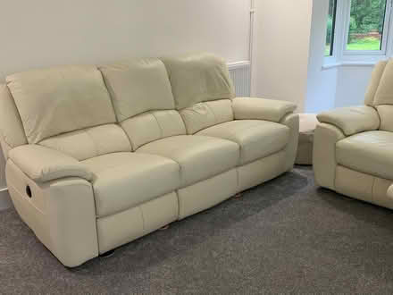 Photo of free Sofology Cream Leather 3 Seater Electric Recliner Sofa (ME9) #3