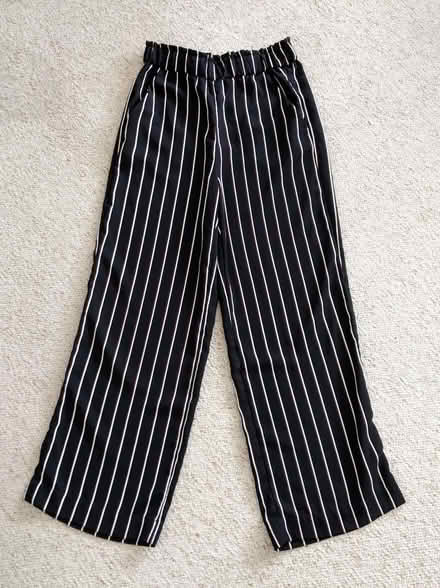 Photo of free Wide leg Palazzo Trousers by H&M size 8/10 (Pollards Hill CR4) #2