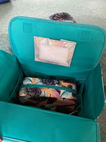 Photo of free Toiletry bag (Cairneyhill KY12) #2