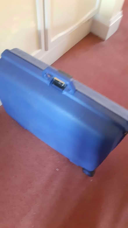 Photo of free Samsonite suitcase (Sandilands CR0) #1
