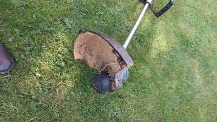 Photo of free Battery strimmer with 2 batteries and charger (Hornby LA2) #3